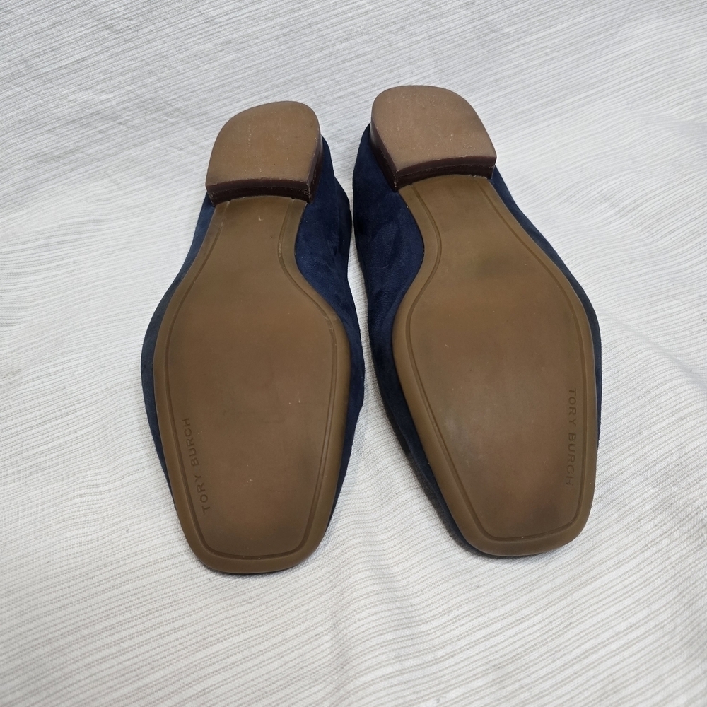 Tory Burch Navy Leigh Suede Loafer Logo Medallion Slip on Women's Size 8.5 - Picture 4 of 4